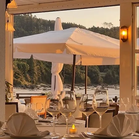 Restaurante Playa De Estorde 호텔