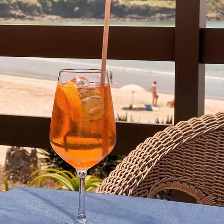 Restaurante Playa De Estorde 호텔